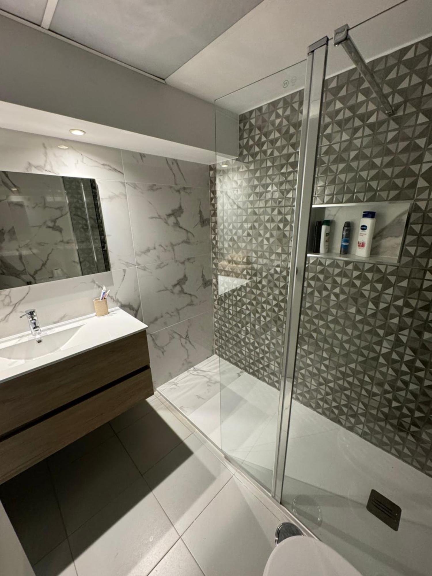 Newly Refurbished 2 Bed Appt Виламура Экстерьер фото