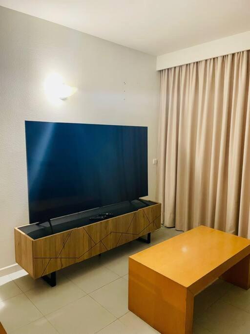 Newly Refurbished 2 Bed Appt Виламура Экстерьер фото