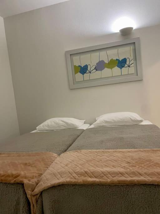 Newly Refurbished 2 Bed Appt Виламура Экстерьер фото