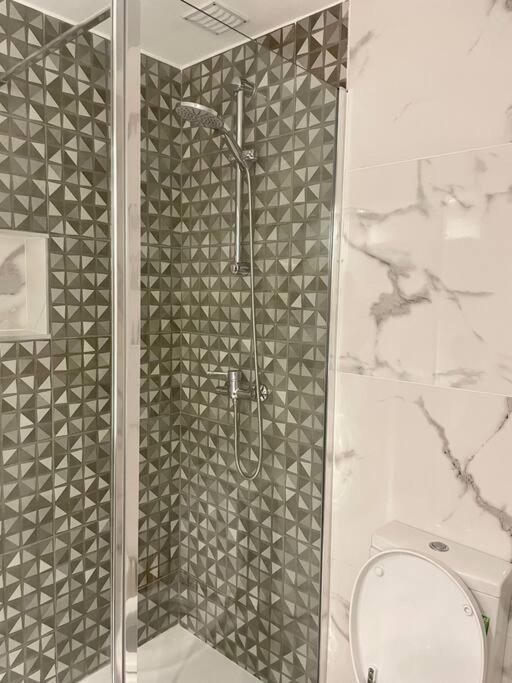 Newly Refurbished 2 Bed Appt Виламура Экстерьер фото