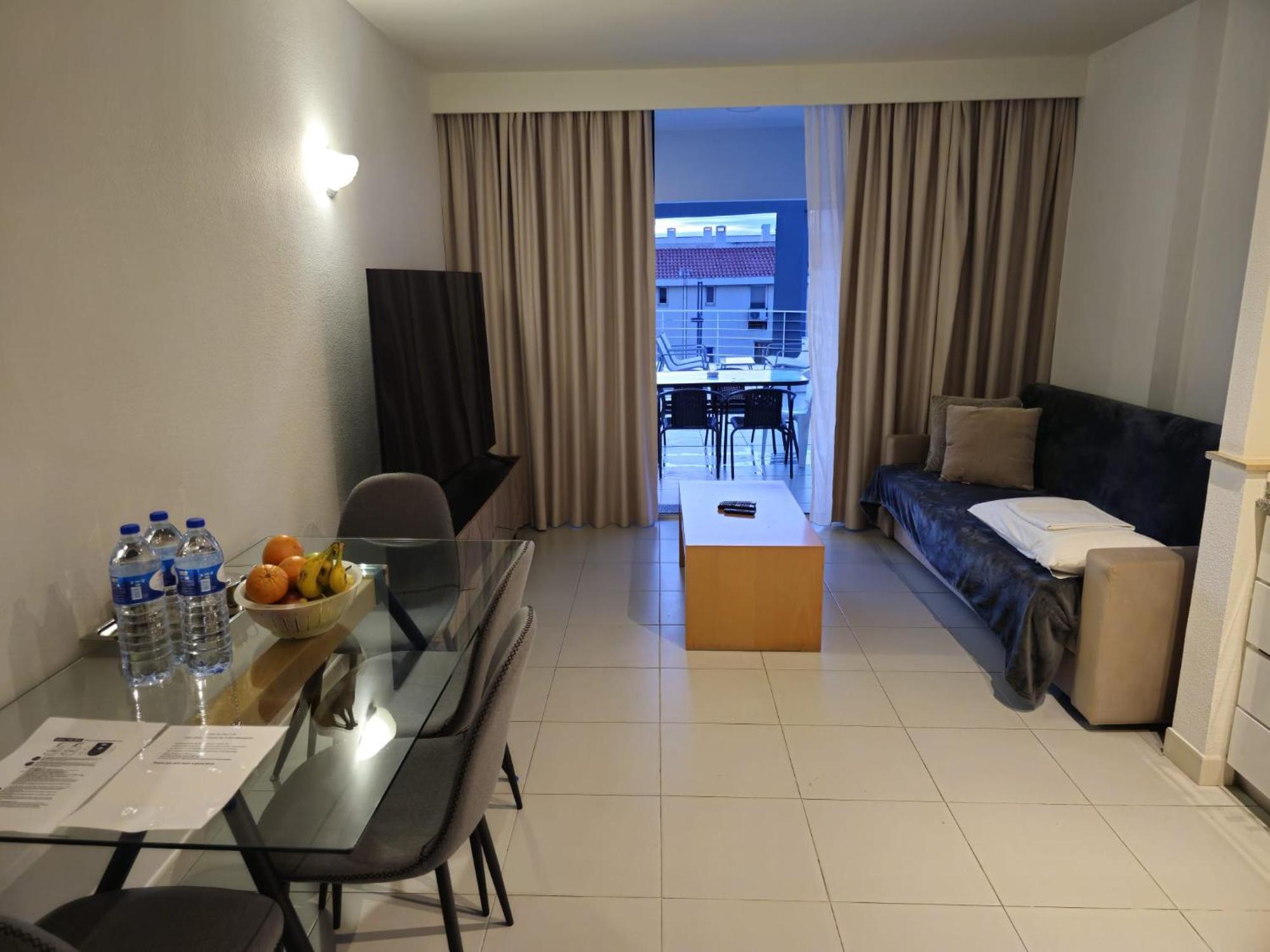 Newly Refurbished 2 Bed Appt Виламура Экстерьер фото